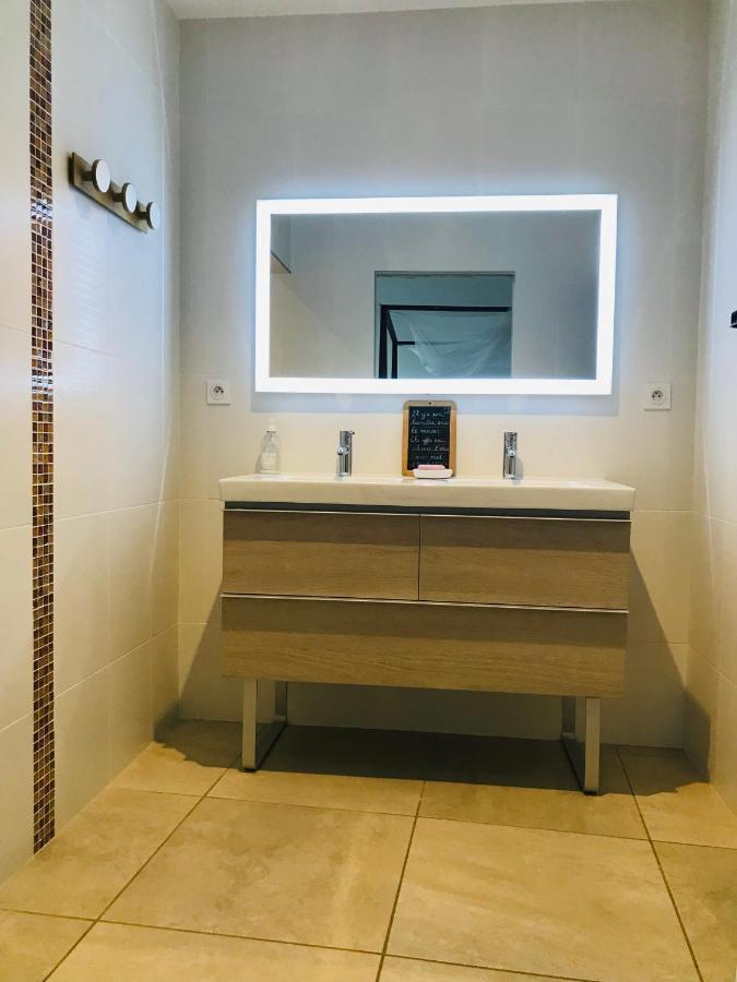 Ferme St Pierre 2 Suites Avec Repas, Piscine, Clim, Cheminee Ou Baignoire Spa Chabeuil Exteriör bild