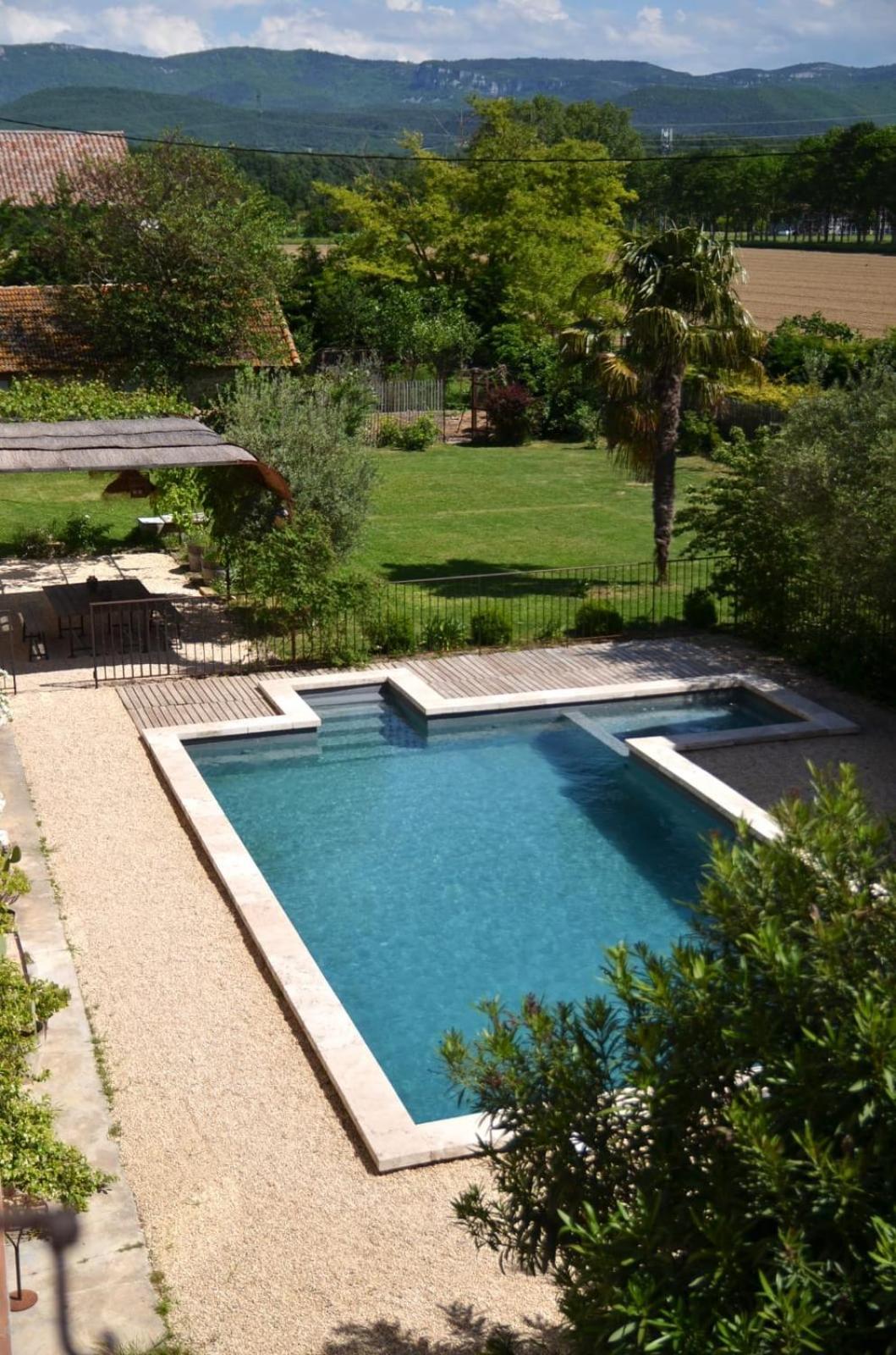 Ferme St Pierre 2 Suites Avec Repas, Piscine, Clim, Cheminee Ou Baignoire Spa Chabeuil Exteriör bild
